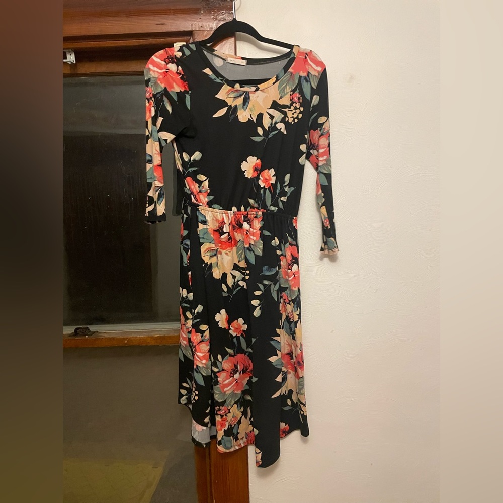Floral Knee Length Dress - light and comfortable with pockets!